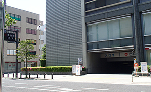 豊田参合館駐車場入口写真